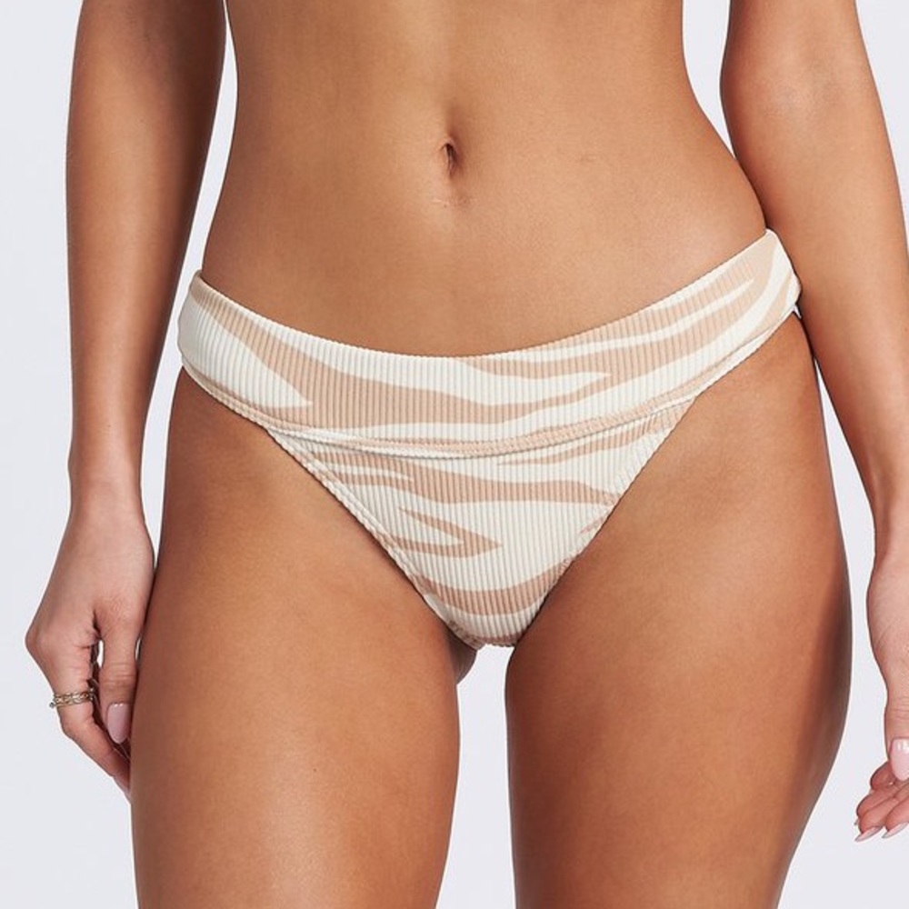 🔥🔥BILLABONG - WILD GROOVE PLUNGE TROPIC SET🔥🔥 - Picture 5 of 10